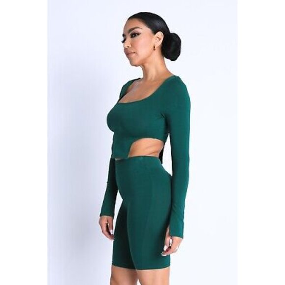 Women Side Cutout Square Neckline Crop Top And Matching Biker Shorts 2 Piece Set - Picture 6 of 9